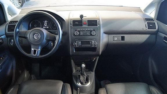 Volkswagen Touran 7 of 10