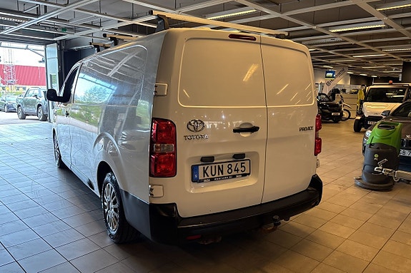 Toyota Proace 2 of 5
