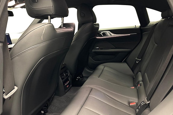 BMW i4 10 of 14