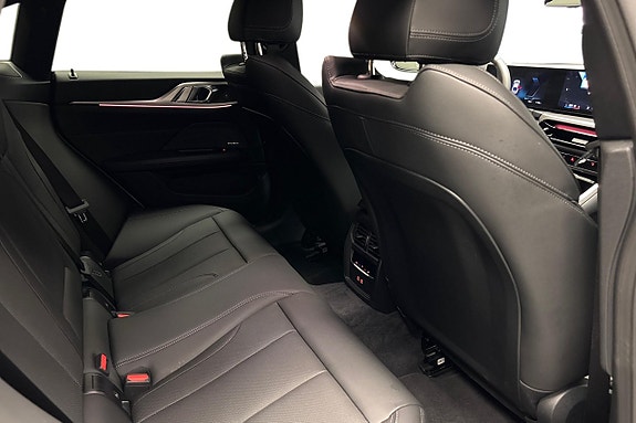BMW i4 13 of 14