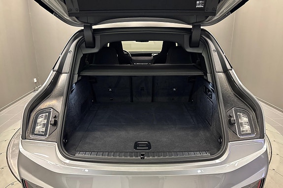 BMW iX 12 of 14