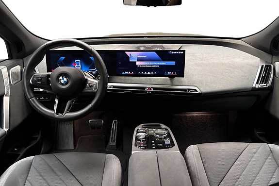 BMW iX 7 of 14
