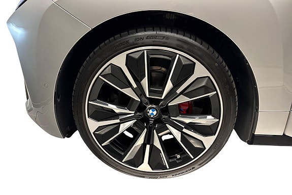 BMW iX 13 of 14