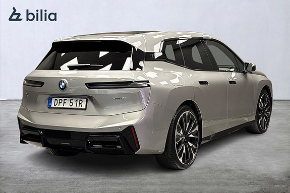 BMW iX 5 of 14