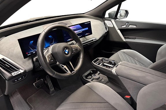 BMW iX 8 of 14