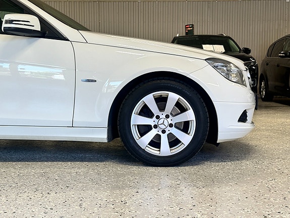 Mercedes-Benz C180 30 of 30