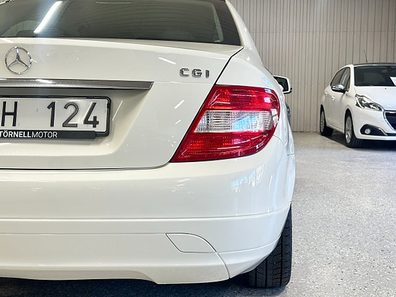 Mercedes-Benz C180 9 of 30