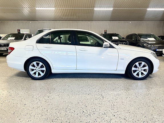 Mercedes-Benz C180 10 of 30