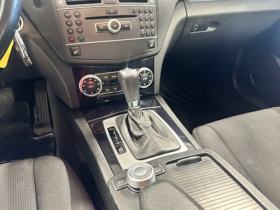 Mercedes-Benz C180 28 of 30