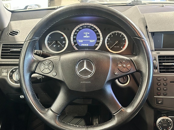 Mercedes-Benz C180 16 of 30