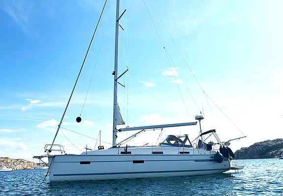 Bavaria Cruiser 36 2 cabin