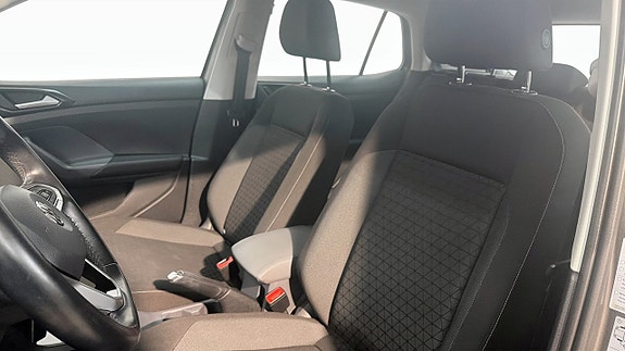 Volkswagen T-Cross 8 of 17