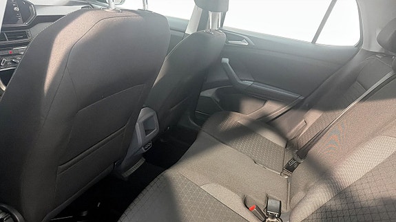 Volkswagen T-Cross 11 of 17