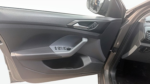 Volkswagen T-Cross 16 of 17