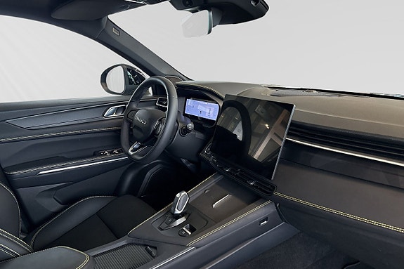 Lynk & Co 01 8 of 30