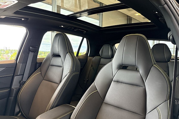 Lynk & Co 01 15 of 30