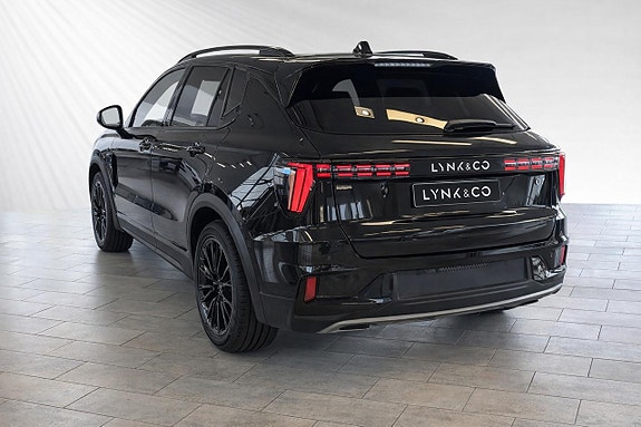 Lynk & Co 01 3 of 30