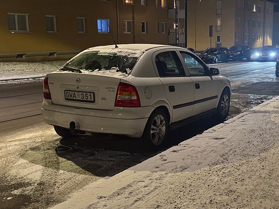 Opel Astra 4 of 5