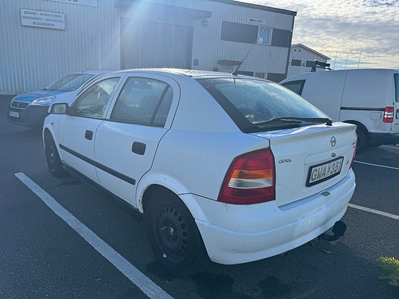 Opel Astra 3 of 5