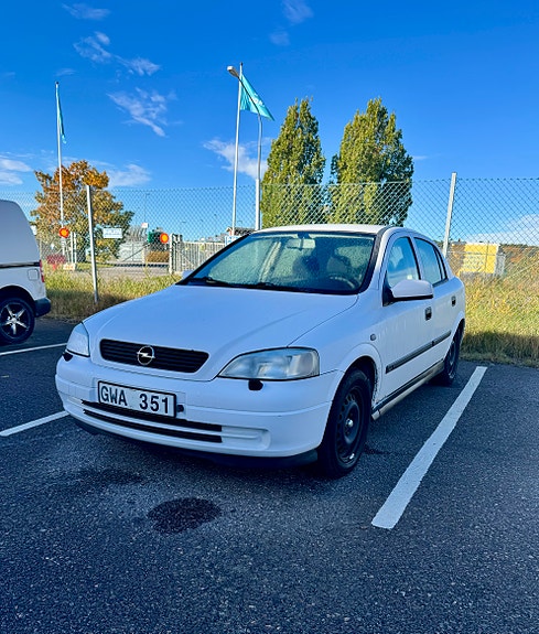 Opel Astra 2 of 5