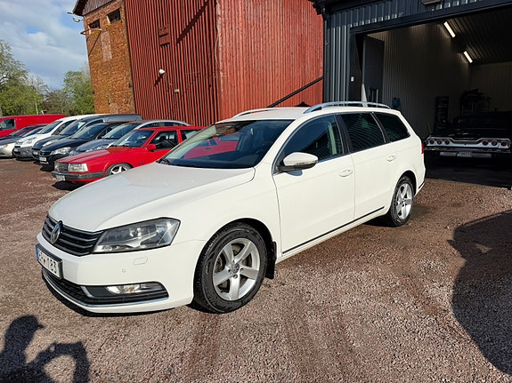 Volkswagen Passat 2 of 5