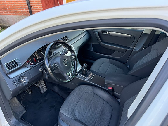 Volkswagen Passat 5 of 5