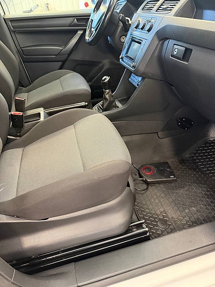 Volkswagen Caddy Maxi 9 of 12
