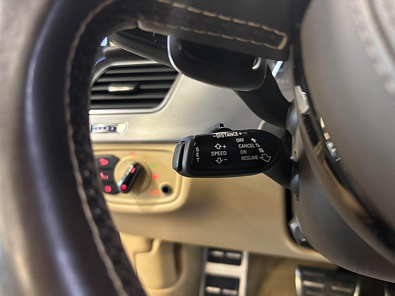 Audi S8 20 of 27