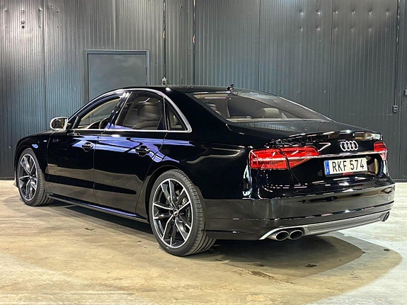 Audi S8 4 of 27