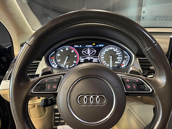 Audi S8 9 of 27