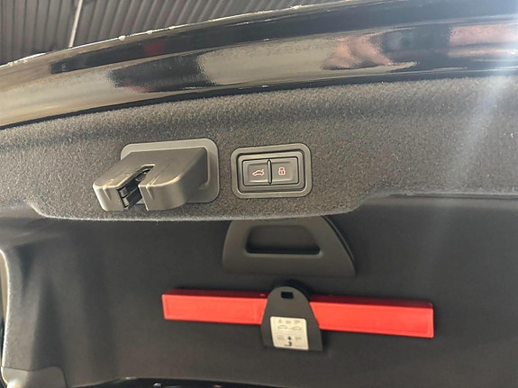 Audi S8 26 of 27