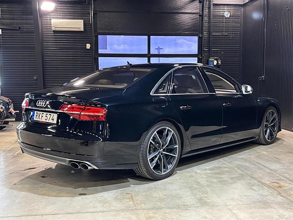 Audi S8 6 of 27