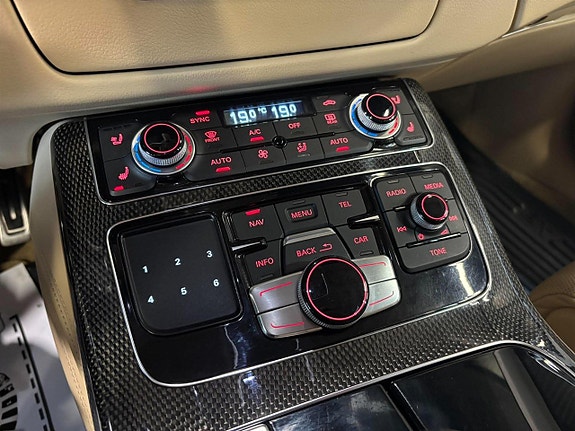 Audi S8 12 of 27
