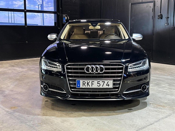 Audi S8 2 of 27