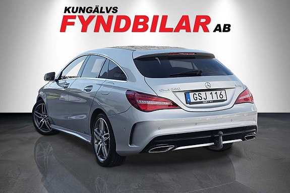 Mercedes-Benz CLA220 2 of 5