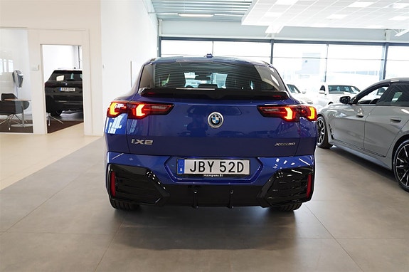 BMW iX2 5 of 19