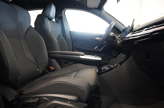 BMW iX2 13 of 19