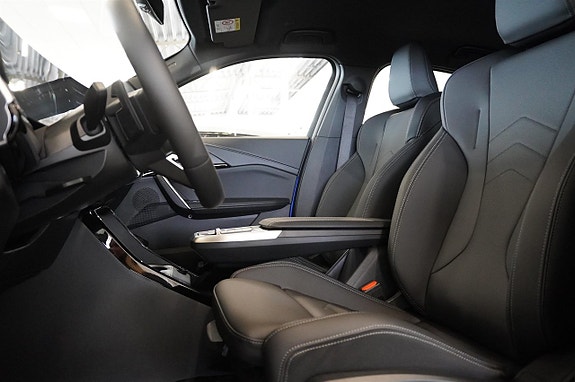 BMW iX2 8 of 19