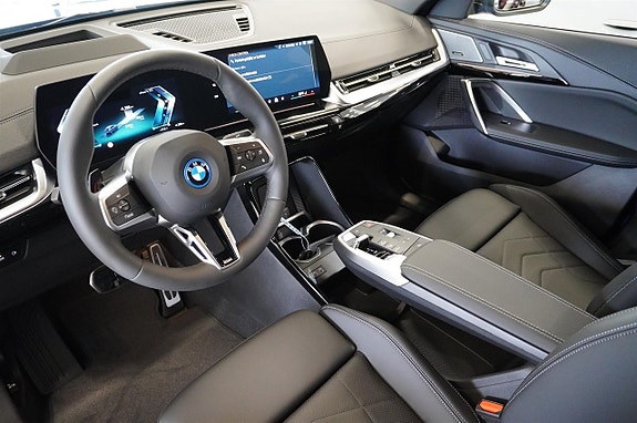 BMW iX2 9 of 19