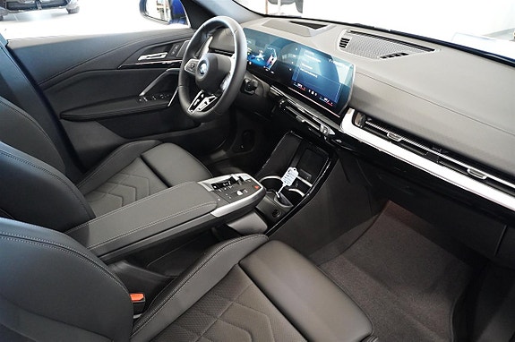 BMW iX2 14 of 19