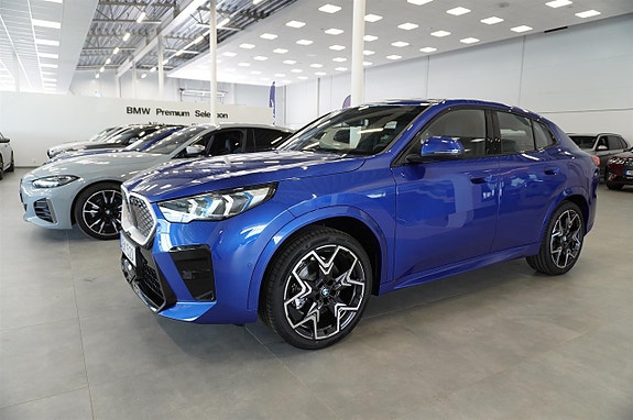 BMW iX2 3 of 19