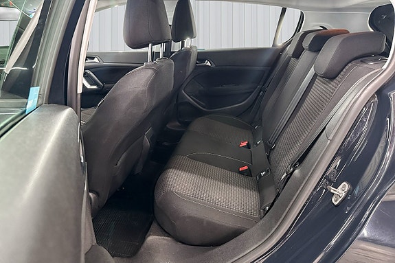 Peugeot 308 17 of 18