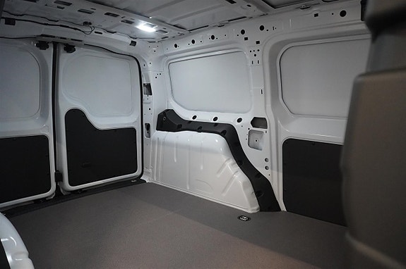 Ford Transit Connect 7 of 16
