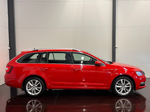 Skoda Octavia 3 of 5