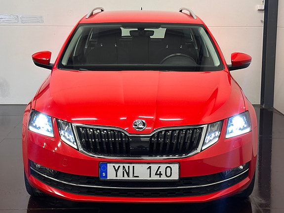 Skoda Octavia 2 of 5
