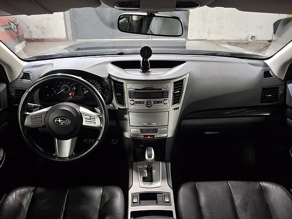 Subaru Legacy 11 of 12