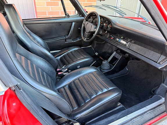 Porsche 911 Targa 15 of 22