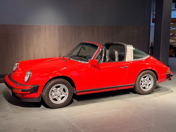 Porsche 911 Targa 2 of 5