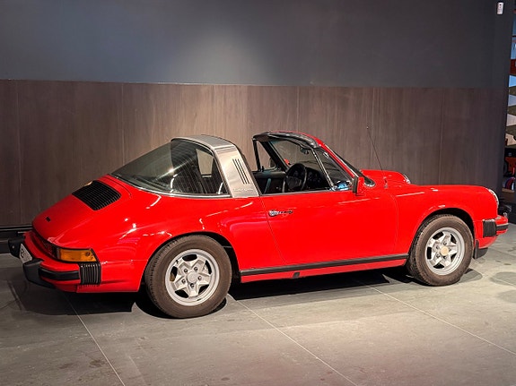 Porsche 911 Targa 6 of 22