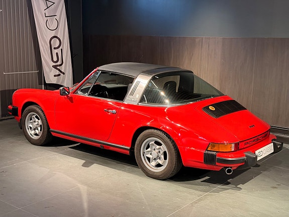 Porsche 911 Targa 11 of 22